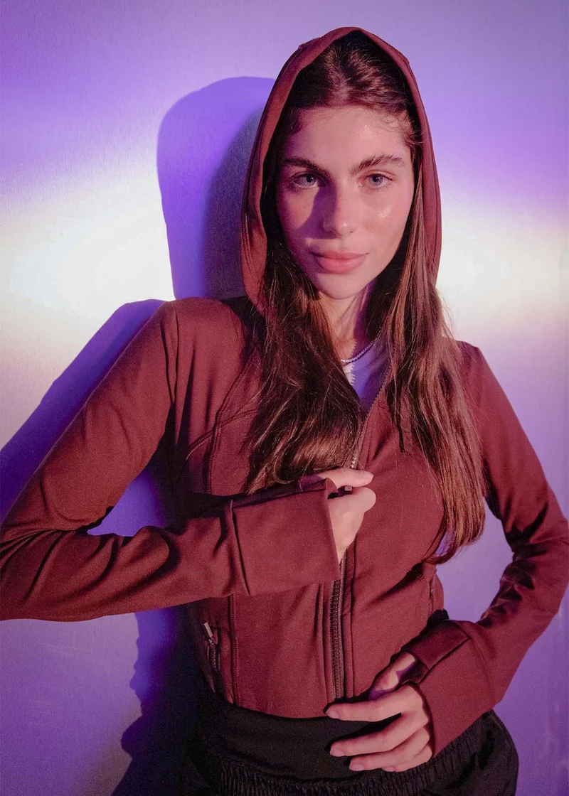 Casaco Mulher Fit Capuz