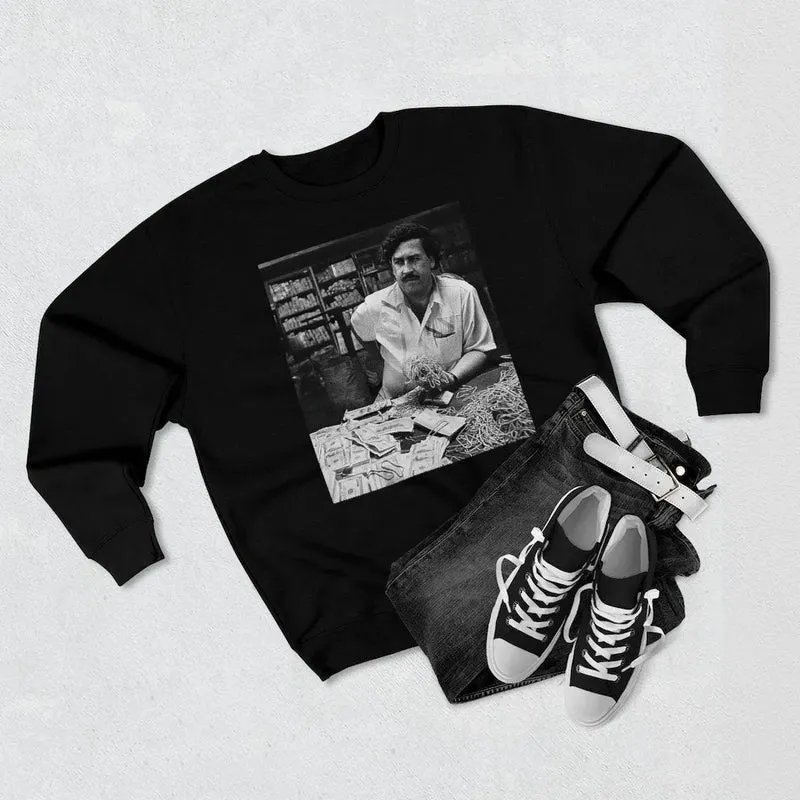 Don Pablo Escobar and his Money on the table Sweatshirt
