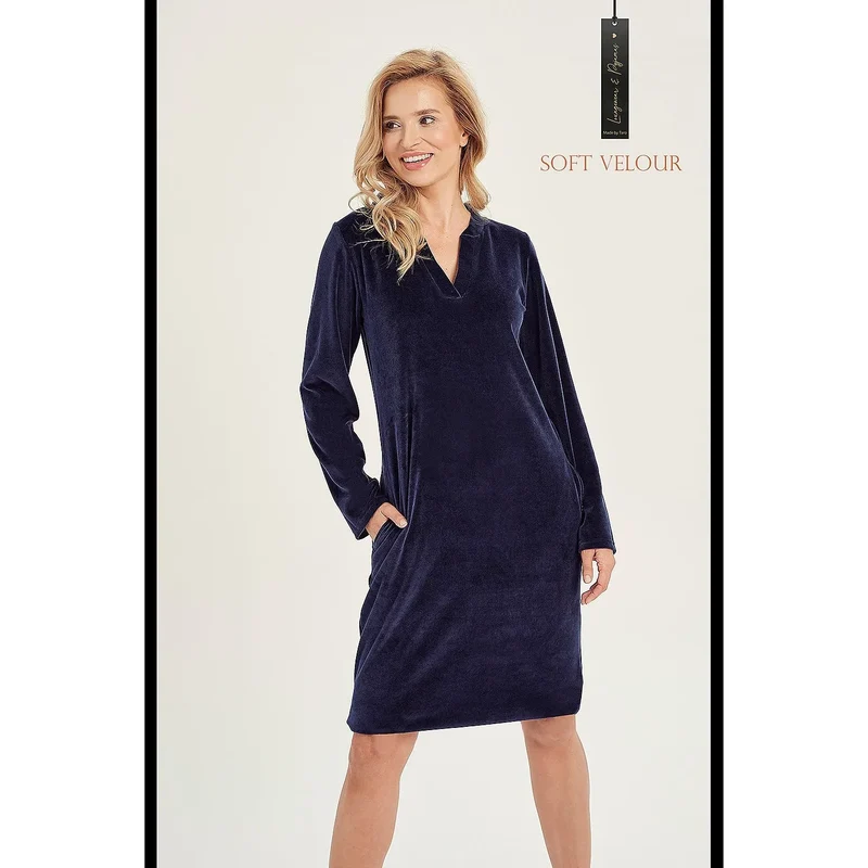 Chemise de nuit en velours doux bleu marine manches longues poches latérales confort élégance lingerie intime robe de détente femme