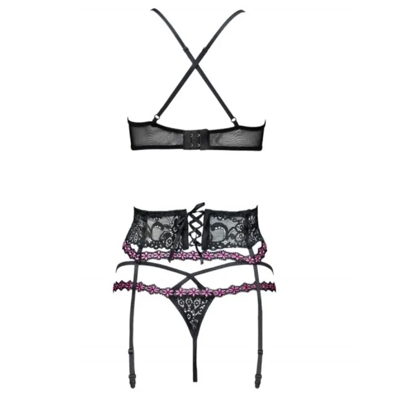 ensemble lingerie luxe dentelle noire soutiengorge jarretière culotte satin bijoux argentés maintien optimal finitions délicates sensualité féminité romantique