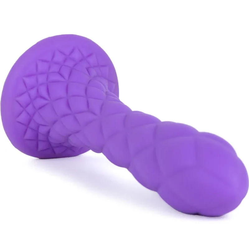 Gode Silicone Thermoréactif Violet 18centimètres Texture Losanges Pointe Effilée Base Évasée Compatible Harnais Non Vibrant Hypoallergénique Toucher Soyeux