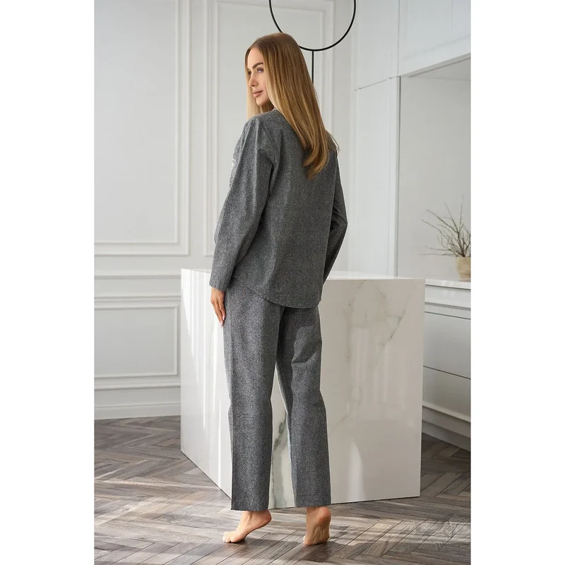 chemise nuit boutonnée manches longues col classique passepoil décoratif broderie poche poitrine tissu coton doux aéré confortable pantalon ample long
