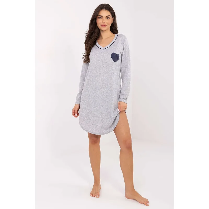 chemise nuit coton douceur respirabilité confort coeur imprimé poitrine décolleté V manches longues féminine élégante classique