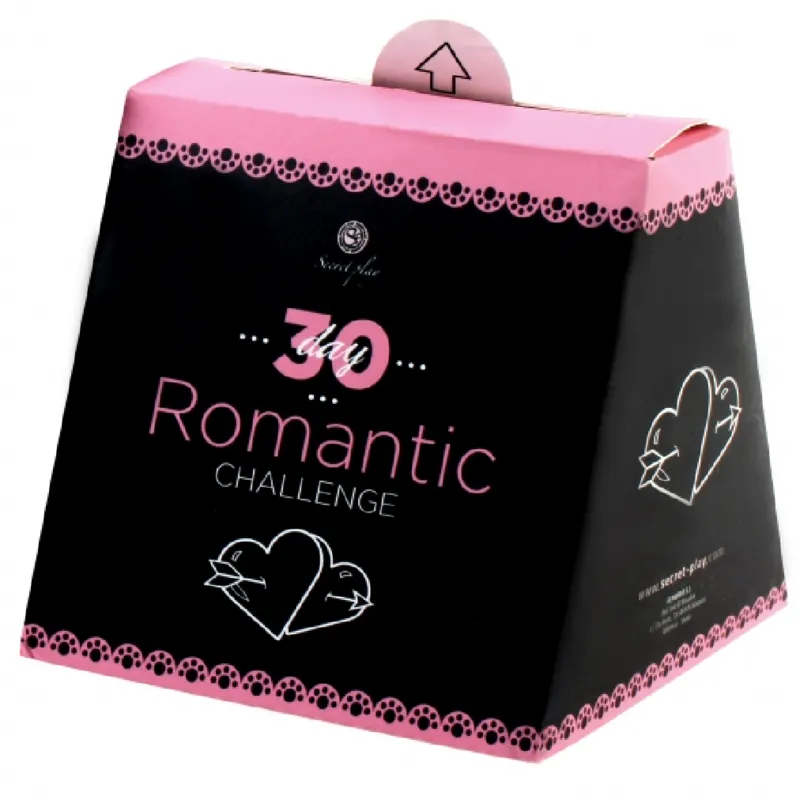 Jeu trente défis romantiques couples reconquête intime cartes françaises portugaises complicité passion pyramidal dentelle rose noir élégant discret