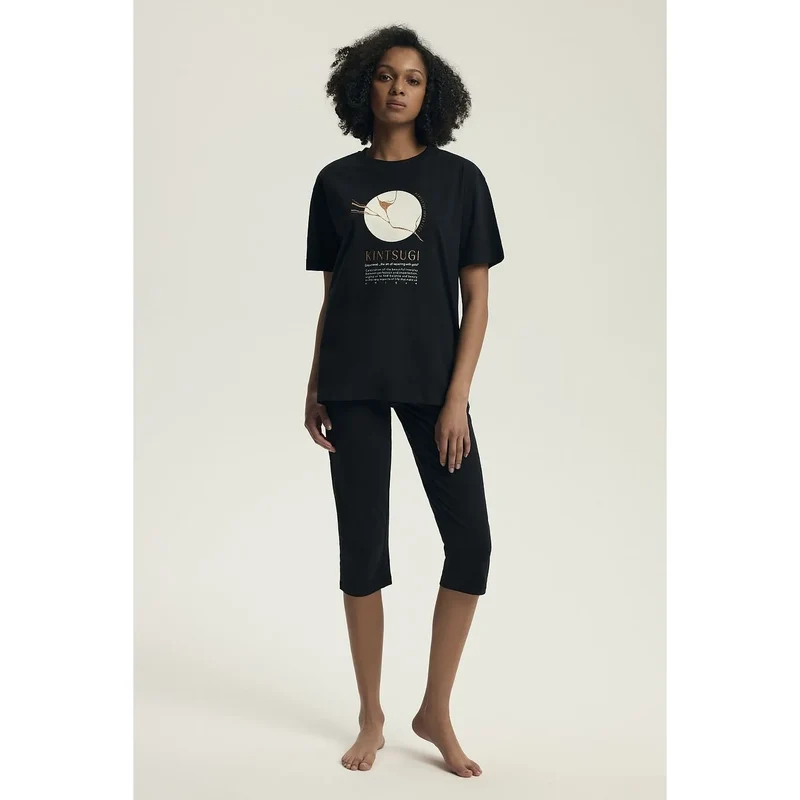 Pyjama femme sexy modèle Henderson 220984 noir motif doré kintsugi t-shirt manches courtes pantalon 3/4 ajusté lingerie élégante intime couple