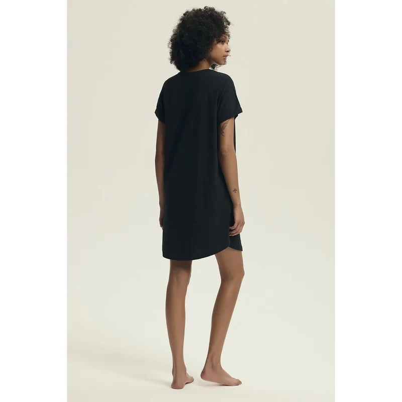 chemise nuit féminine confortable coupe ample manches courtes imprimé graphique inspiration japonaise kintsugi tissu doux respirant coton esthétique raffinée relaxante