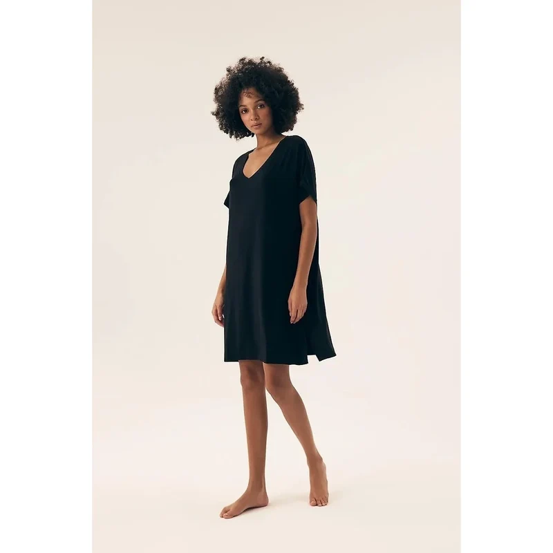 Chemise de nuit élégante Henderson 220982 viscose douce confort nuits longues liberté mouvement décolleté V manches courtes cadeau intime