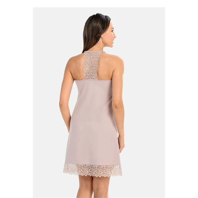nuisette sexy dentelle beige ajustée confortable soyeuse respirante viscose élasthanne coupe droite ourlet floral décolleté bretelles ajustables féminine