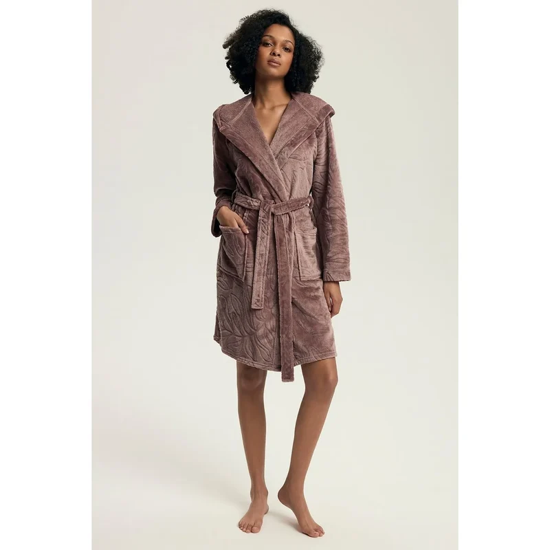Peignoir femme velours doux capuche ceinture mauve confort élégance intime douceur mi longue manches longues poches latérales gaufrée raffiné polyvalent