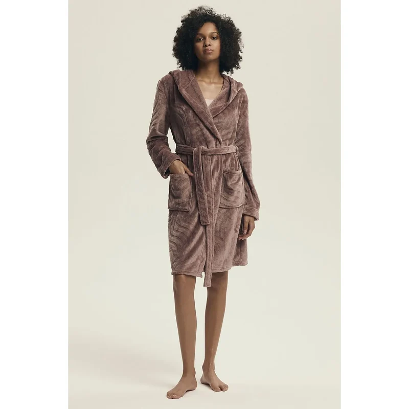 Peignoir femme doux confortable gaufré pelucheux épais polyester capuche poches ceinture ajustable col châle manches longues genou brun élégant moderne