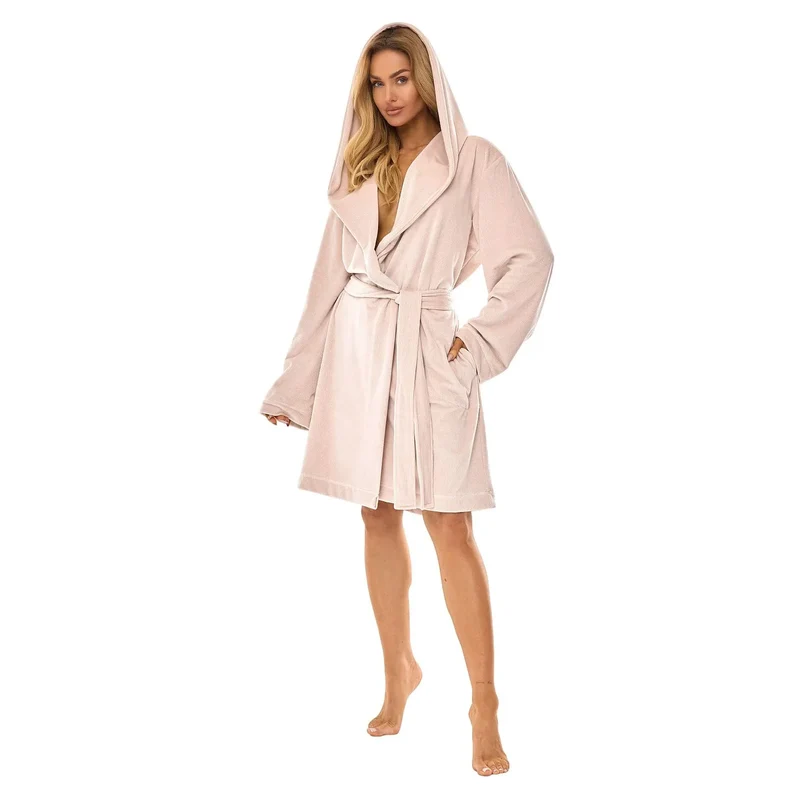 Peignoir confortable femme élégance intime collection L&L longueur genou polyester 100% capuche poches ceinture ajustable