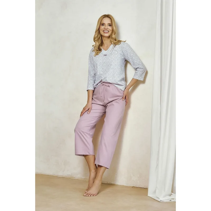 pyjama élégant confortable femme détente intime motif floral manches troisquarts colplongeant nœud décoratif taille élastique cordon serrage pantalon rose pâle