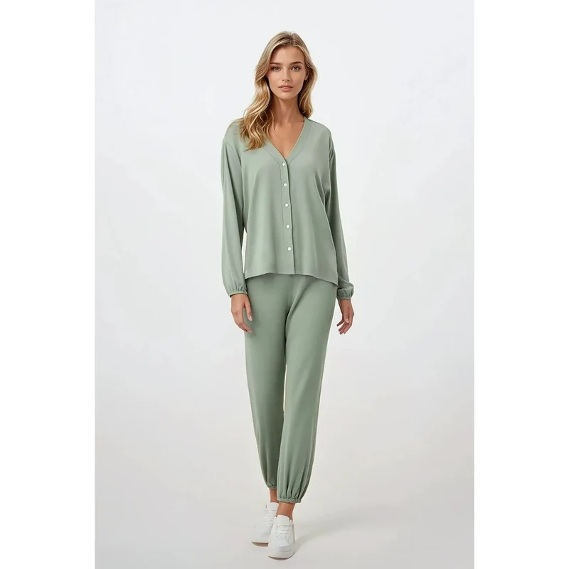 Pyjama élégante pour femme en vert pastel 2 pièces chemise pantalon ample élastique confortable homewear détente intime romantique
