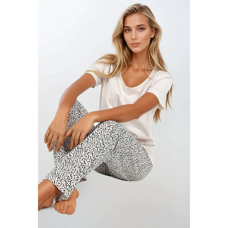 Pyjama Élégant pour Femme en Coton Doux, Design Moderne, Confort Optimal, Tenue Intérieure Raffinée, Momenti Per Me