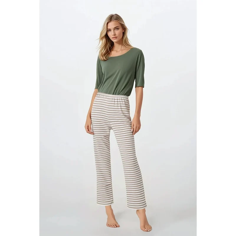 pyjama coton kaki élégant confortable haut ceinture ronde manches trois quarts pantalon rayures blanc cassé beige jambe large élastique