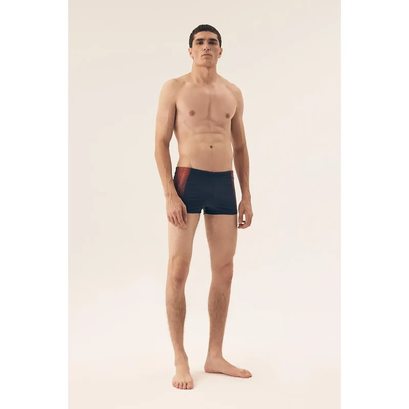 Boxer homme confort style moderne design épuré motif rayures rouges tissu élastique respirant maintien optimal silhouette adult