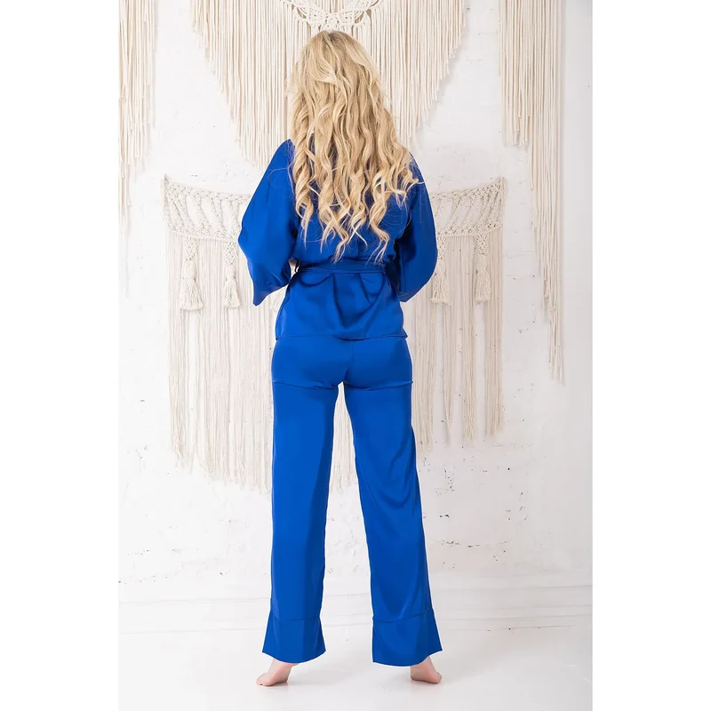Ensemble pyjama satin élégant kimono robe pantalon droit ceinture manches larges soyeux confortable sexy luxe bleu vif