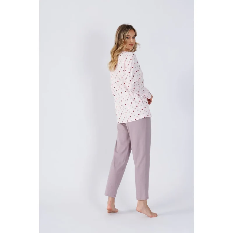 Pyjama féminin élégant chemise manches longues poches passepoil pantalon 7/8 matière douce détente luxe lingerie