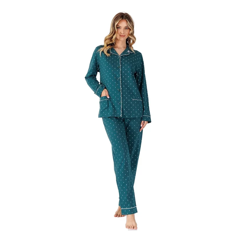 Pyjama satin vert canard manches longues boutons poches passepoils contrastants blanc crème chemise pantalon taille élastique coupe ample tissu doux