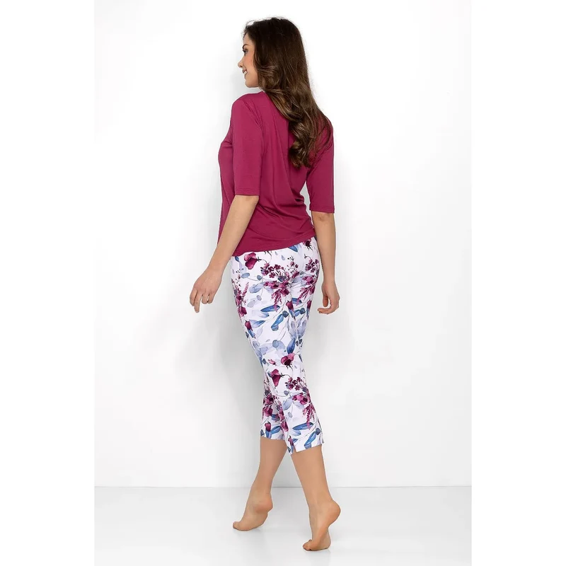 pyjama doux coton imprimé floral finitions élégantes confort respirabilité haute qualité coupe ample manches courtes pantalon capri élasthanne