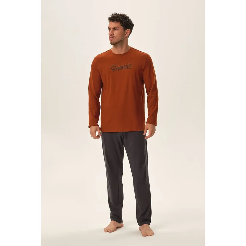 Pyjama homme confort style élégant marron rouille motif texte ample col rond manches longues élastique taille discrétion