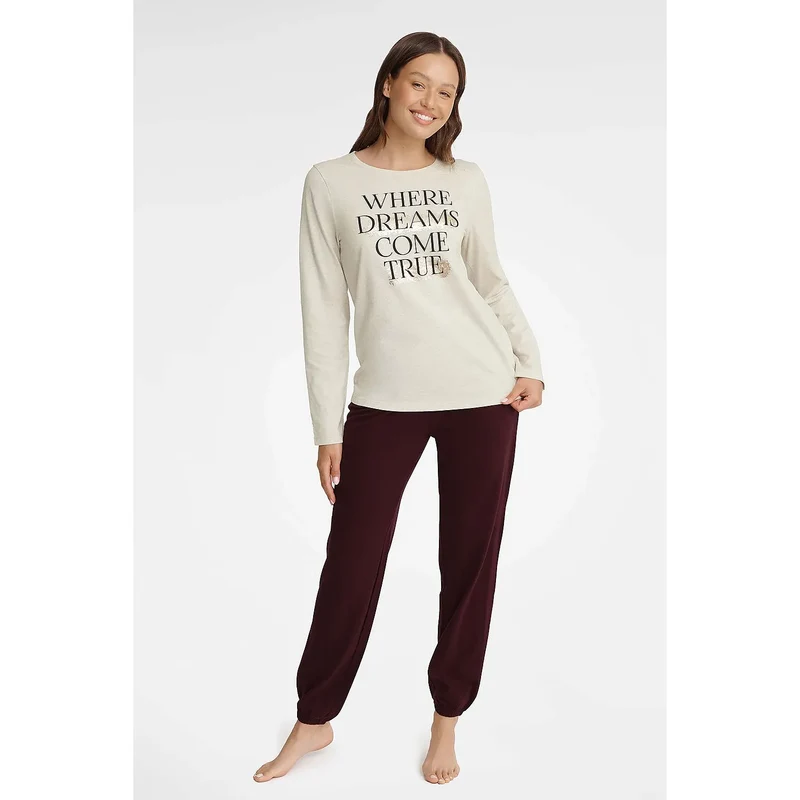 Pyjama femme confort et style, manches longues, pantalon ample, coton, lingerie intime, nuit romantique, cadeau surprise, 100% confort, élégance, douceur, intimité, bien-être