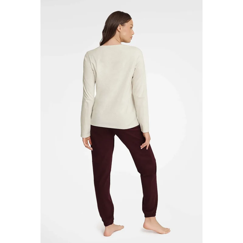 Pyjama femme confort et style, manches longues, pantalon ample, coton, lingerie intime, nuit romantique, cadeau surprise, 100% confort, élégance, douceur, intimité, bien-être