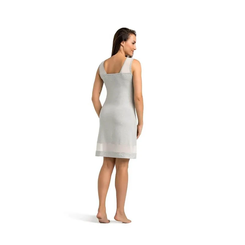 chemise nuit élégante encolure plongeante transparente ajustée viscose douce maille épaules délicate courte genou sensuelle gris clair confortable