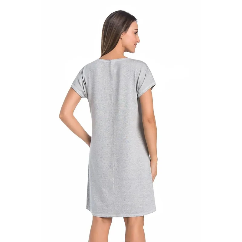 chemise nuit viscose gris clair coupe ample manches courtes encolure ronde longueur genou douceur respirabilité hypoallergénique