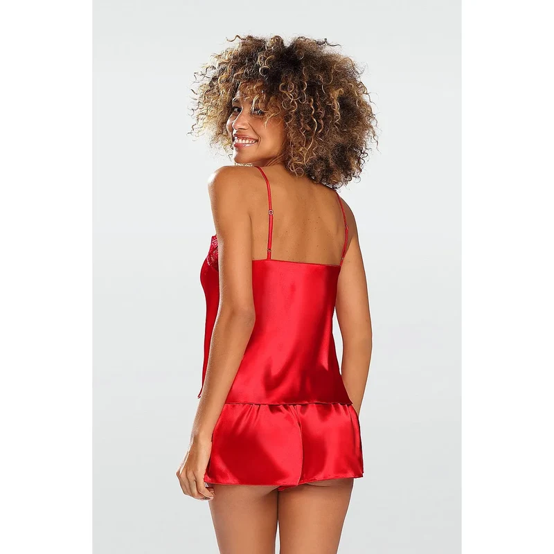 ensemble sexy lingerie nuit satin rouge dentelle ajustée confortable féminine bretelles réglables short assorti haut luxueux brillant délicat sensuelle