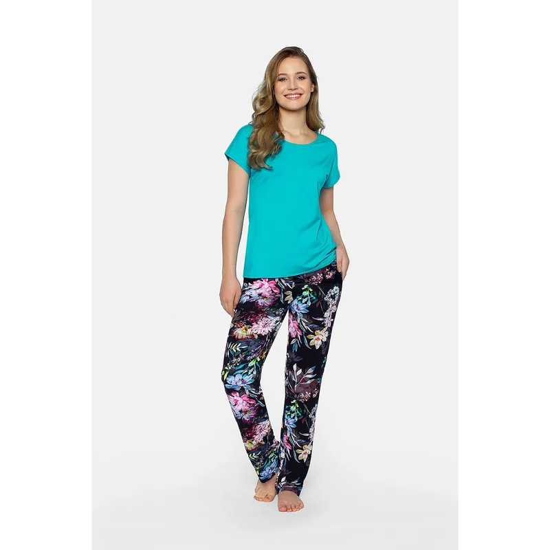 Pyjama Babella model 178044 loungewear femme confort design floral coloré viscose élasthanne nuit détente style décontracté
