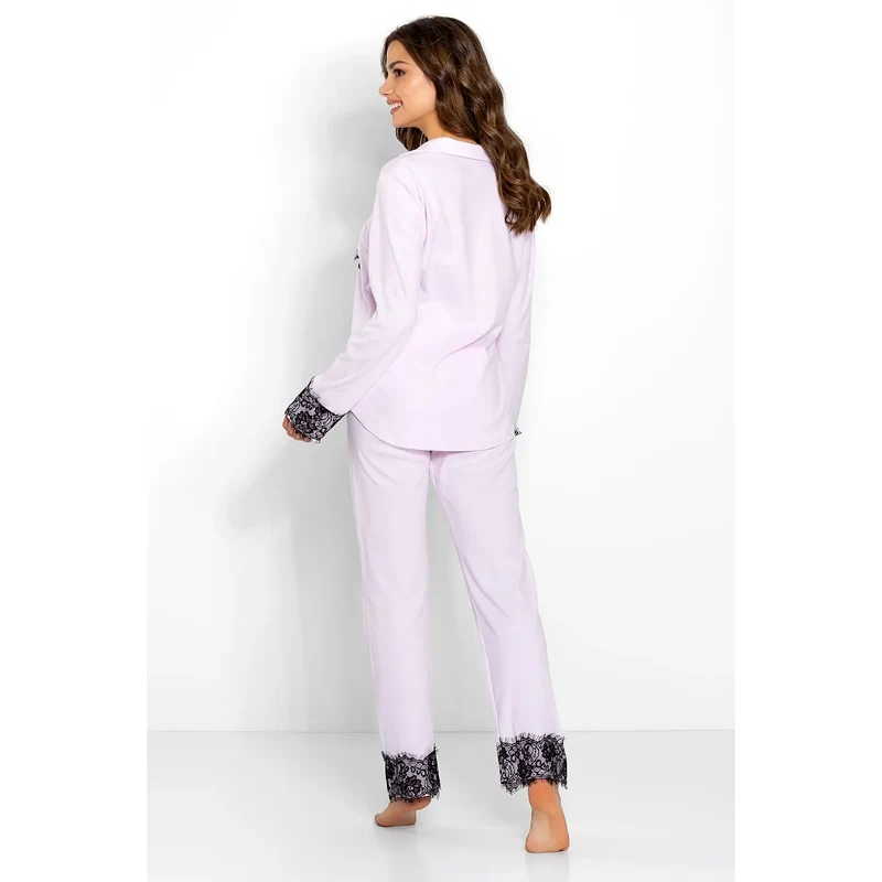 Pyjama élégant femme dentelle noire coton manches longues pantalon long chemise boutonnée col revers poches poitrine bordures poignets confort sophistiqué
