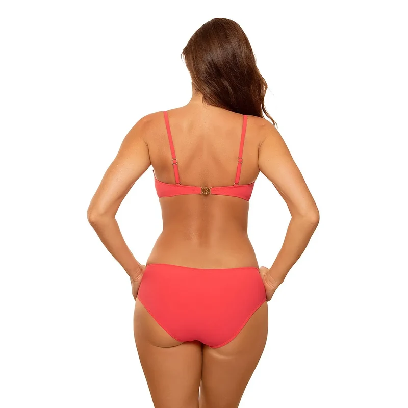 Bikini féminin deux pièces soutiengorge bonnets moulés effet Bardot rembourrage amovible bretelles ajustables culotte taille basse tissu Carvico corail rouge