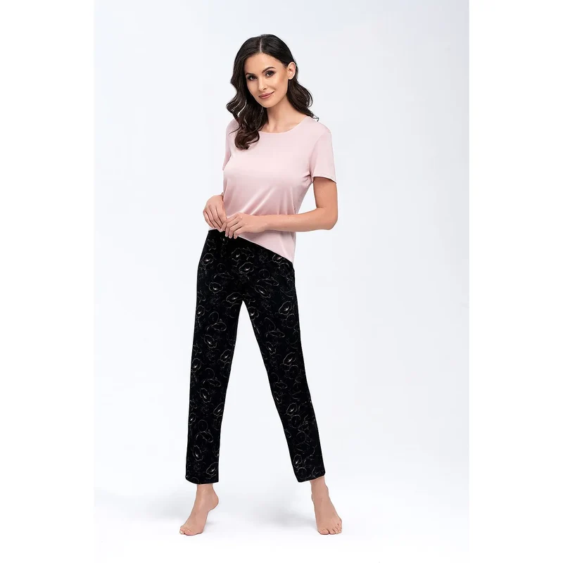 pyjama Babella élégant confortable doux fluide viscose élasthanne rose pâle chemisier manchescourtes encolure ronde pantalon droit motifcirculaire noir
