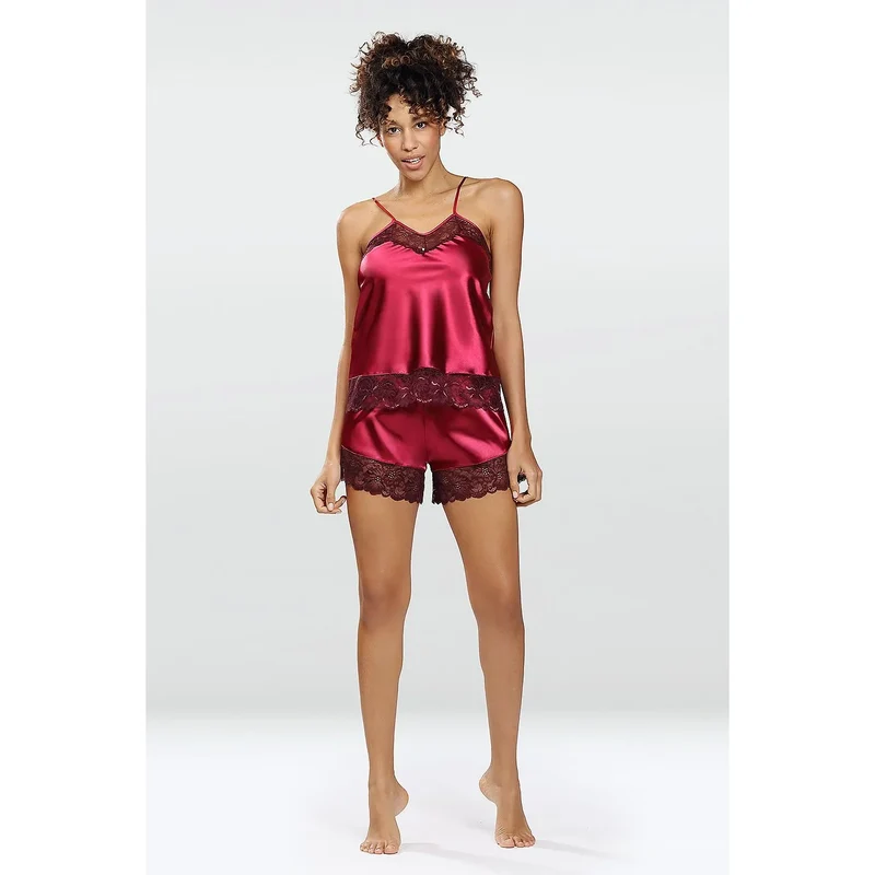 Ensemble lingerie sexy satin rouge dentelle ajustables bretelles fines short ample soyeux brillant bordeaux élégant raffiné confortable séduisant