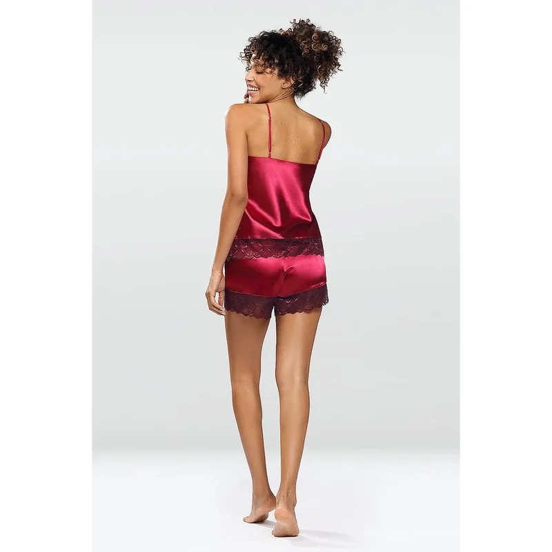 Ensemble lingerie sexy satin rouge dentelle ajustables bretelles fines short ample soyeux brillant bordeaux élégant raffiné confortable séduisant