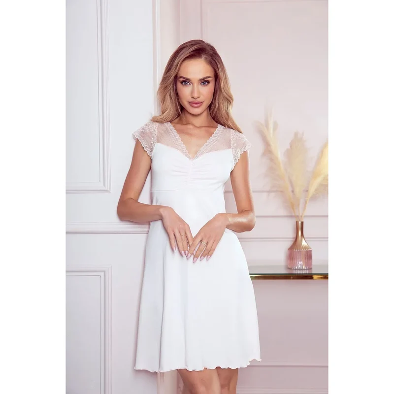 nuisette élégante dentelle manches courtes décolleté V fronces poitrine bords ourlés viscose extensible soyeuse coupe fluide longueur genoux intemporelle