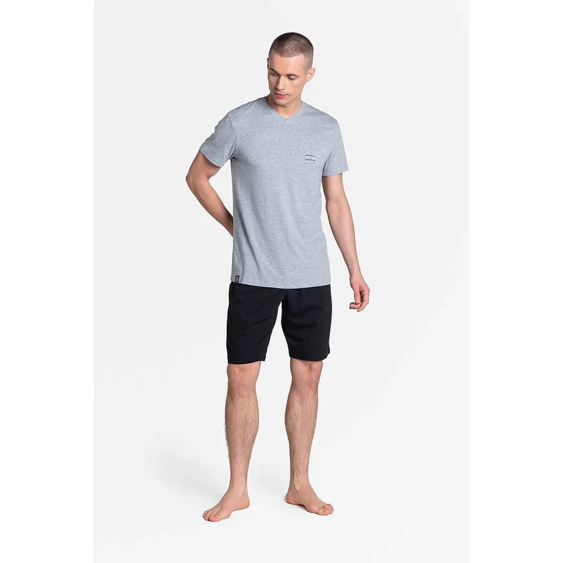 Pyjama Henderson model 151167 en coton et polyester pyjamas unis couleurs vives confort été T-shirt col V pantalon noir lisse