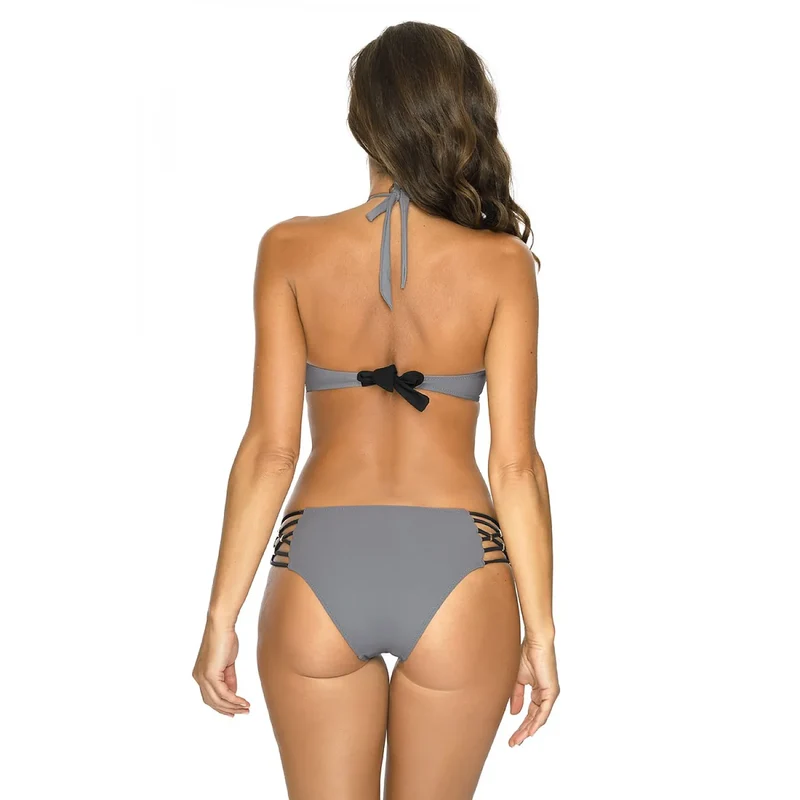 maillot bain bikini bandeau sans bretelles cordon noué rembourré galbant bandes latérales contrastées élégant sensuel ajusté élastique séchant