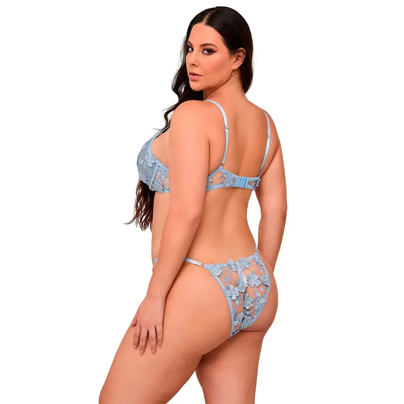 ensemble soutiengorge culotte dentelle brodée florale sexy bleu ciel féminin sophistiqué transparent délicat confortable extensible bretelles réglables maintien flatteur polyester