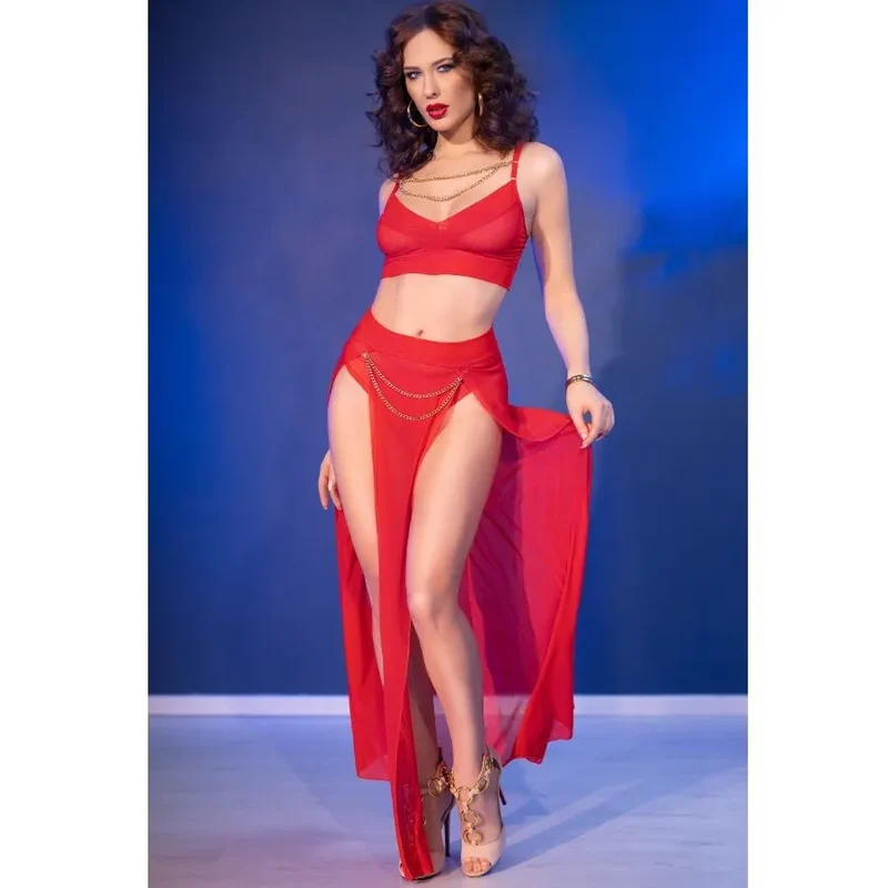 ensemble lingerie tulle rouge vaporeux transparent sensuel sophistiqué chaînes métalliques repositionnables bretelles réglables jupe longue fentes hautes ajustable élastique confortable