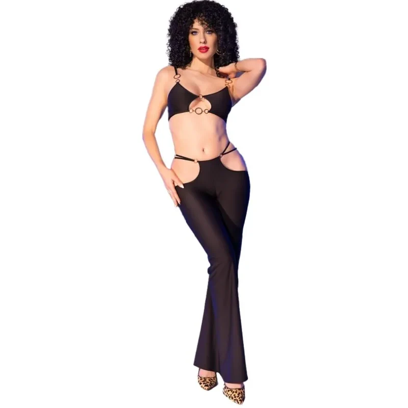 ensemble lingerie noir accessoires dorés chic sensuel élégant glamour séduisant tissu extensible polyamide élasthanne coupes latérales provocantes