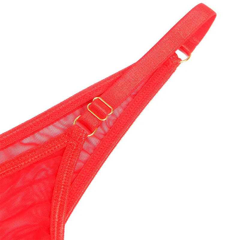 ensemble lingerie maille rouge translucide sensualité romantique audacieux cœur chaîne détails élastique polyester élégance séduction confortable ajustable voluptueuse