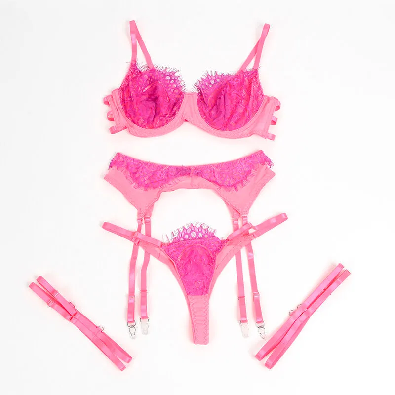 ensemble lingerie dentelle épissée cils rose sublime féminité romantique élégante sensualité contemporaine soyeuse extensible ajustement impeccable bretelles réglables