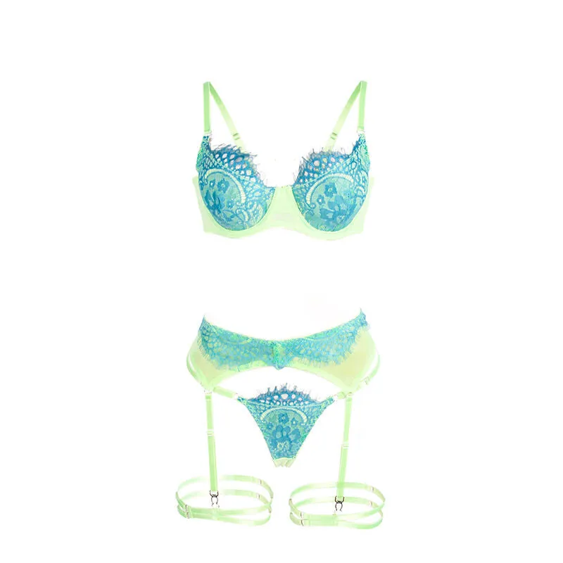 ensemble lingerie dentelle cils vert polyester élasthanne souple bretelles réglables coupe épurée moderne sensuelle raffinée sophistiquée confortable séduisante