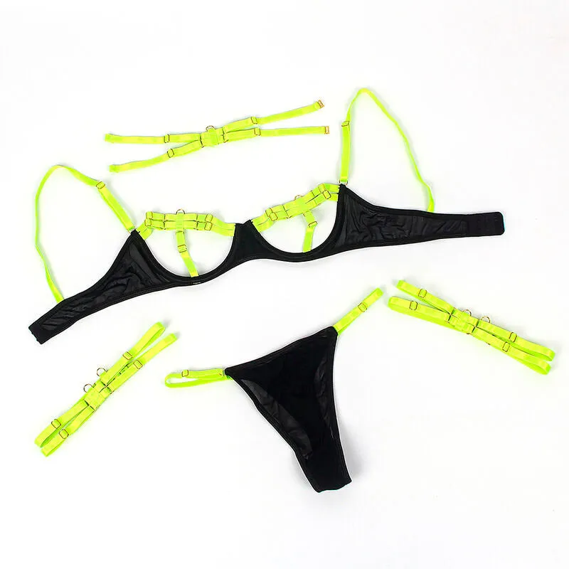 ensemble lingerie sexy vert coupe creuse bretelles réglables bicolore satin élasthanne confort peau douceur maintien sculptant silhouette élégante audacieuse